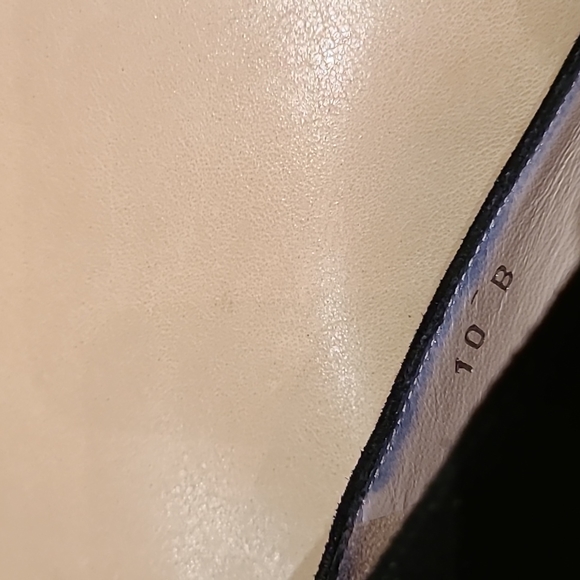 CHANEL black suede pumps with chrome and patent leather details. Size 40 - Picture 7 of 16